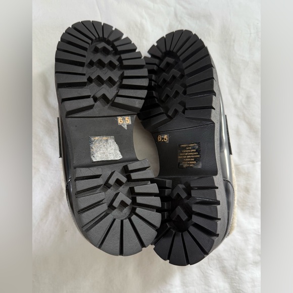 Steve Madden Lando Black Leather with Faux Fur lining - Picture 7 of 8